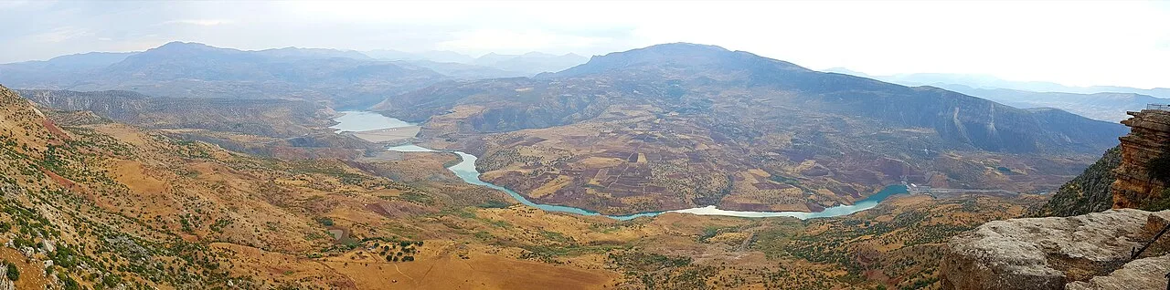 The Botan valley’s winding watercourse and slopes viewed from Tillo