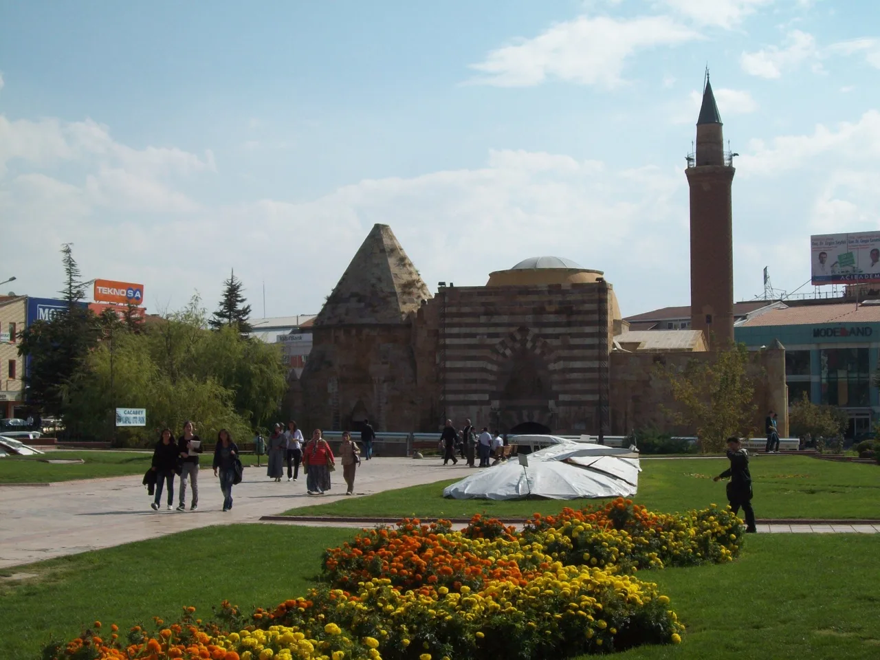 Cacabey and its central Kırşehir setting, 8 October 2011.