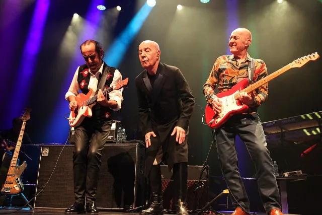 Mazhar Alanson, Fuat Güner ve Özkan Uğur birlikte sahnede